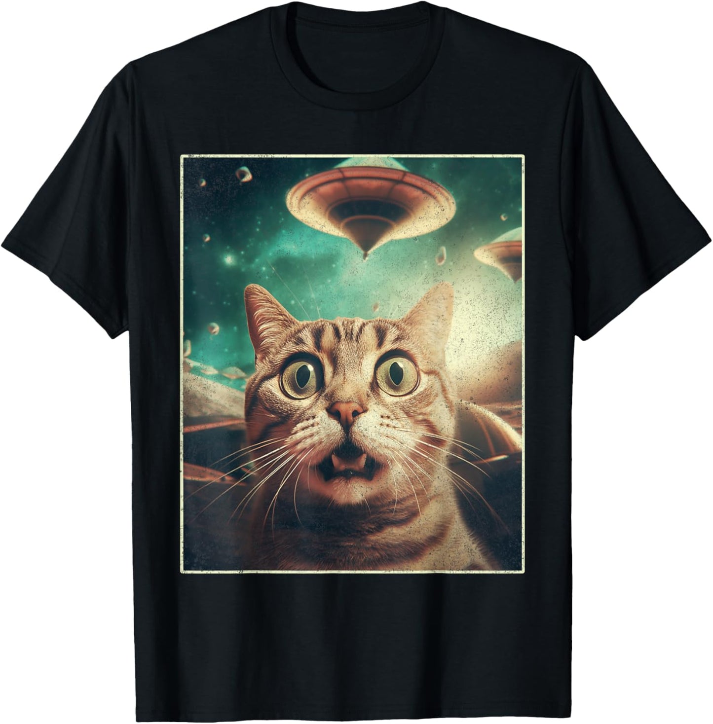Cat Taking Selfie with UFO Funny Alien Kitty Cat Pet Lover T-Shirt for Men Women Kids