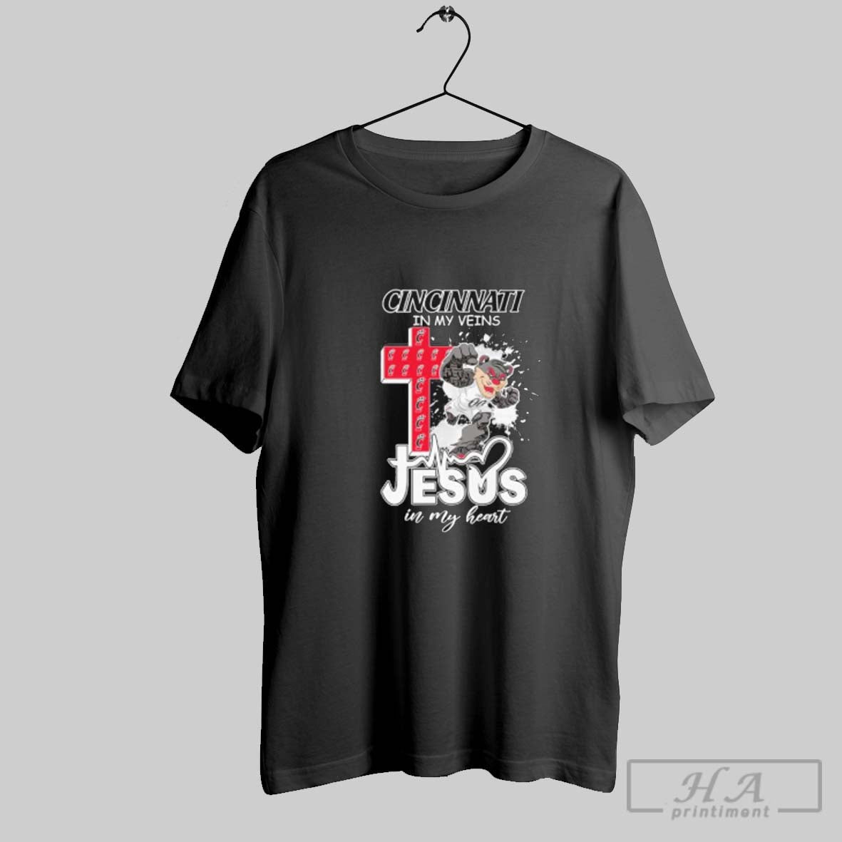 Cincinnati Bearcats Mascot My Veins Jesus My Hear Sweatshirt Retro Art