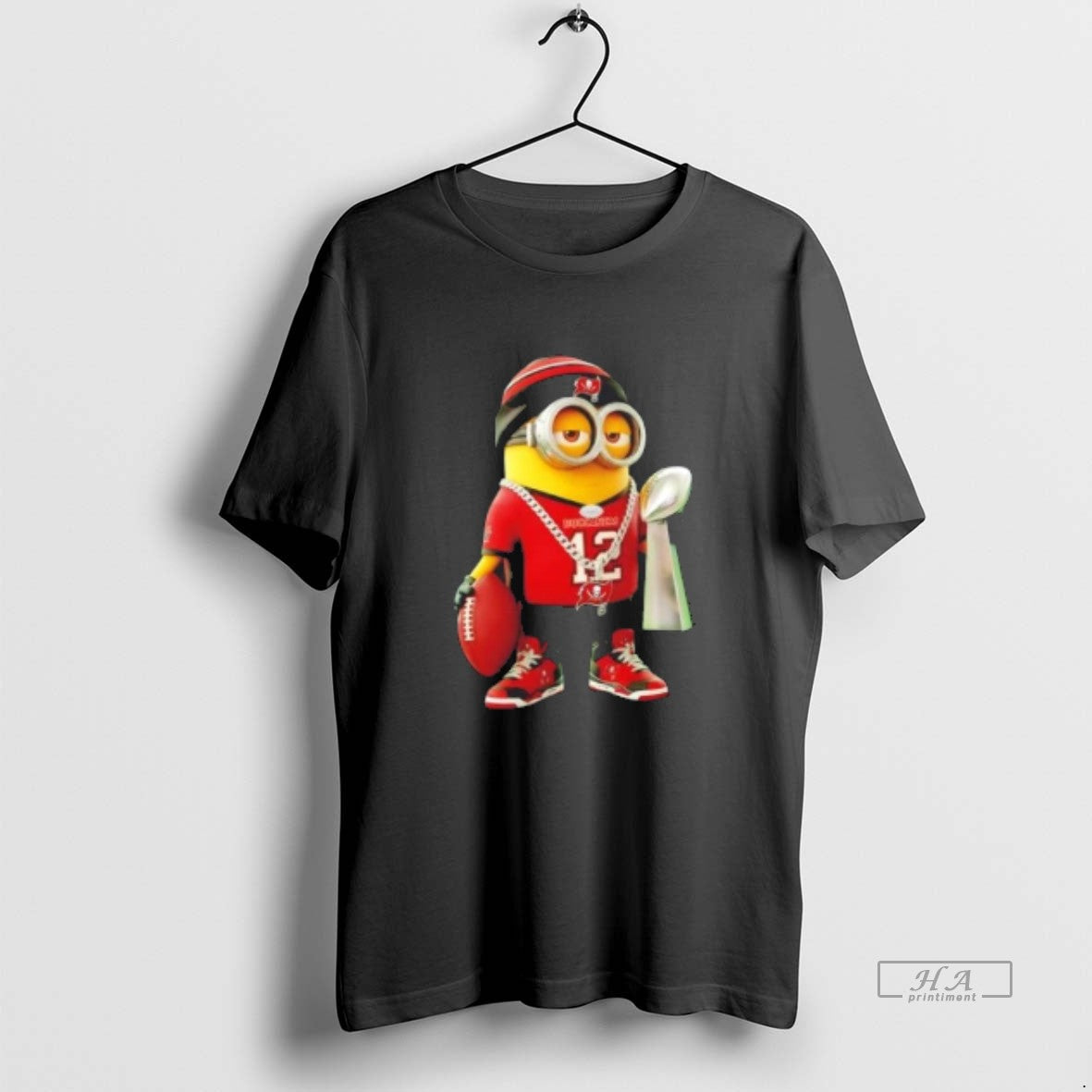 Trendy Tampa Bay Buccaneers X Minions Hold Super Bowl Trophy Shirt