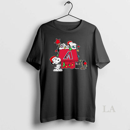 Original Arizona Diamondbacks Snoopy Santa Holiday 2025 Lights Tee