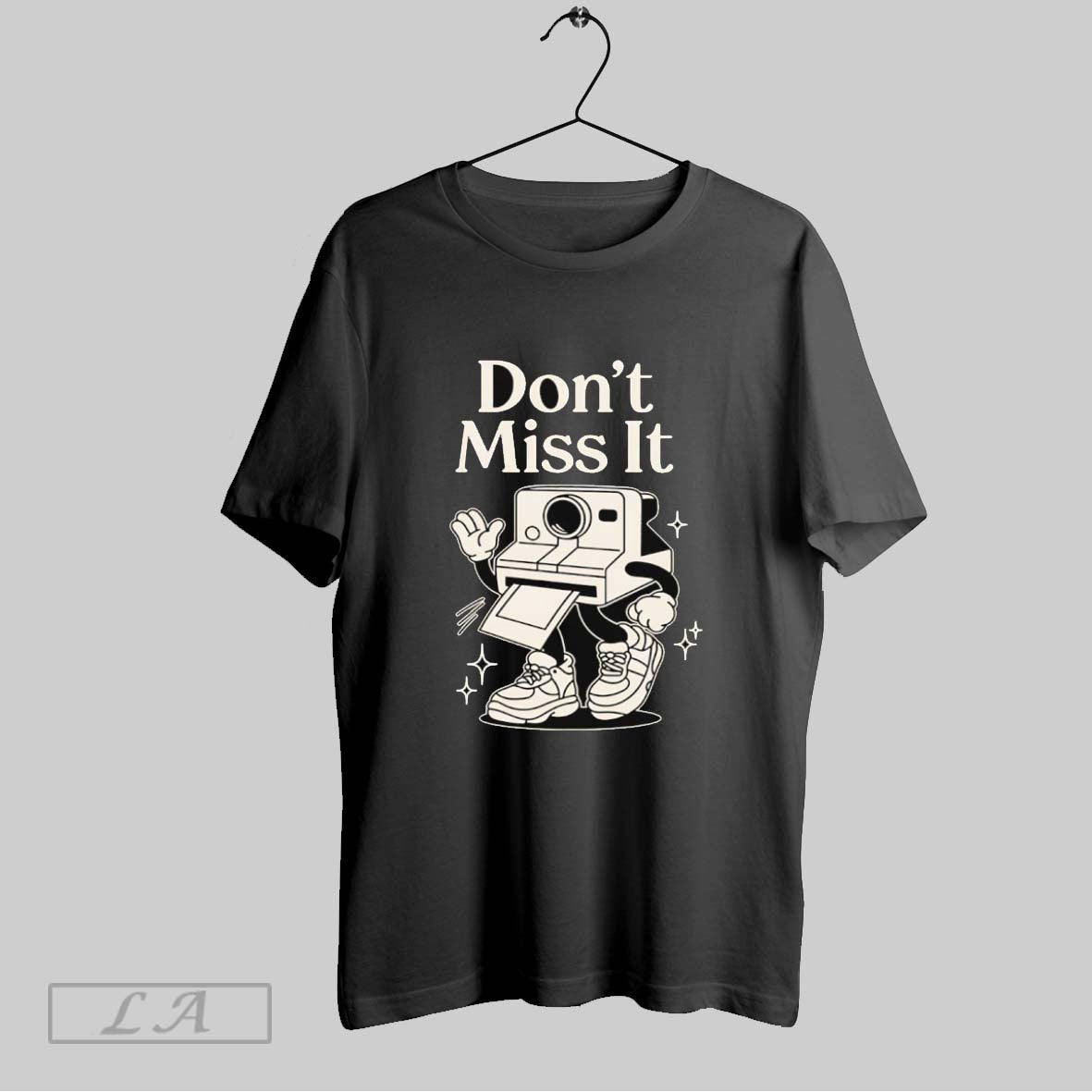 Original Dont Miss It Camera TShirt Retro Outfit