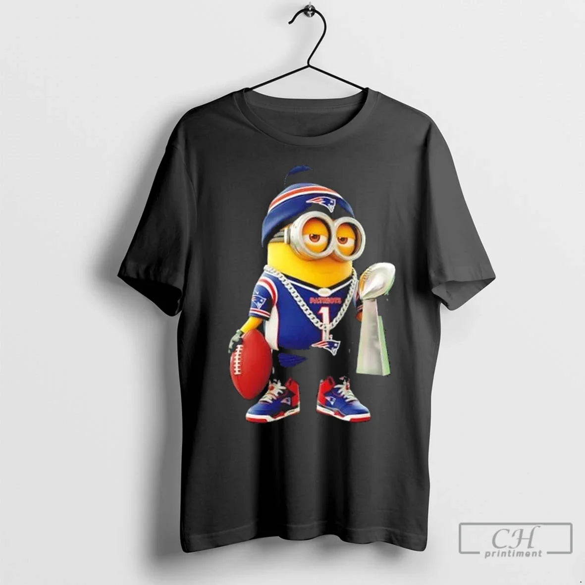 Premium New England Patriots X Minions Hold Super Bowl Trophy TShirt