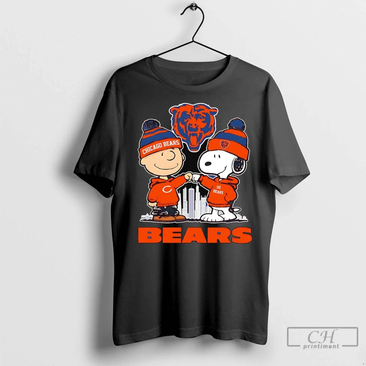 Snoopy And Charlie Brown Fist Bump Chicago Bears Skyline T Shirts